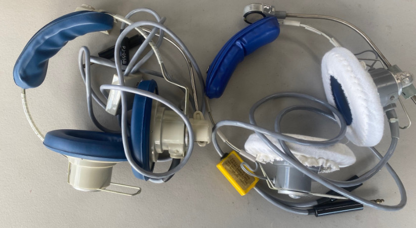 Headphones: passive, Airlite 62, 2 pair